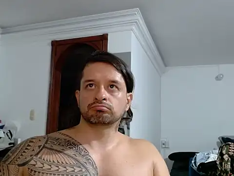 Snapshot of gonzzohunterr chatting on March 15, 12:38 am gonzzohunterr online show from March 15, 12:38 am