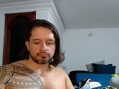 Snapshot of gonzzohunterr chatting on March 21, 8:19 am gonzzohunterr online show from March 21, 8:19 am