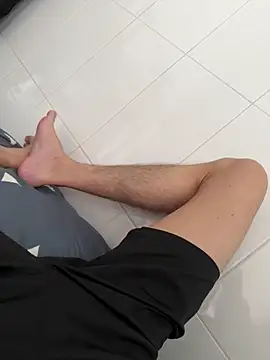 Snapshot of phinn18400 chatting on December 22, 6:32 am phinn18400 online show from December 22, 6:32 am