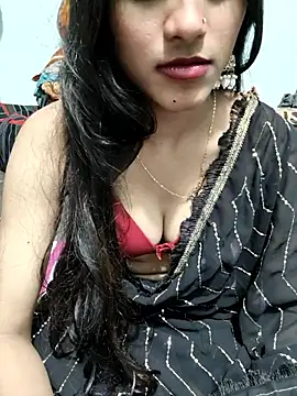 Yours-Zeenat online show from February 17, 9:10 pm