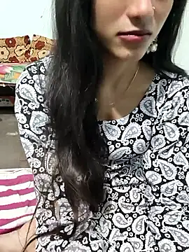 Yours-Zeenat online show from February 22, 7:51 am