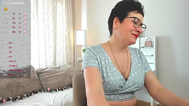 Snapshot of JennyMons chatting on March 30, 8:37 am JennyMons online show from March 30, 8:37 am