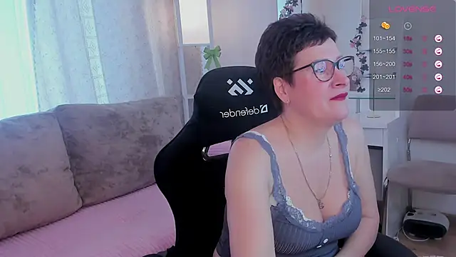 JennyMons online show from May 12, 8:22 am