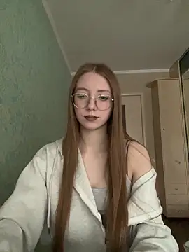 Snapshot of Eseniya_ chatting on February 6, 10:40 am Eseniya online show from February 6, 10:40 am