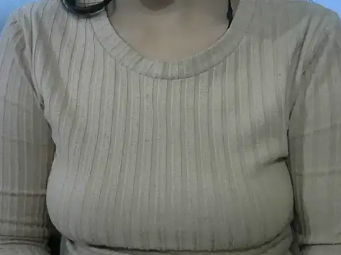 hot-riyyaaa online show from January 10, 7:48 pm