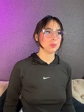 Snapshot of luna_gv chatting on March 28, 1:00 pm luna gv online show from March 28, 1:00 pm