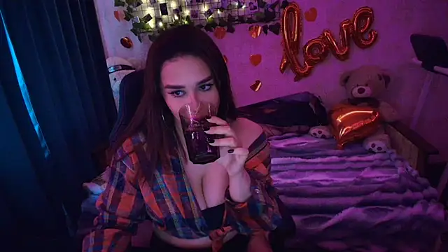 Snapshot of AlisiaRose chatting on March 28, 3:28 am AlisiaRose online show from March 28, 3:28 am