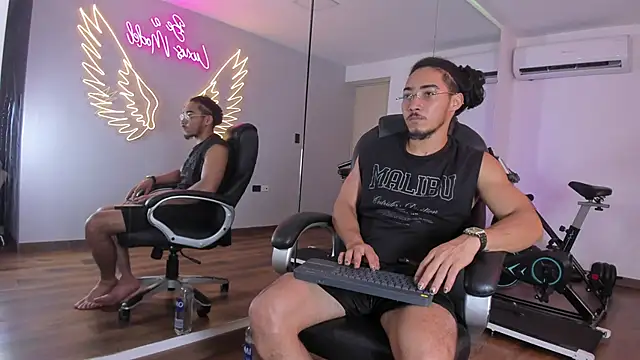 Maximo Zahir online show from February 6, 3:11 am