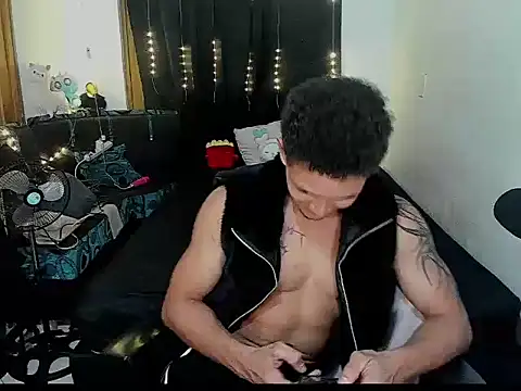 Snapshot of Dres4U chatting on February 21, 6:25 am Dres4U online show from February 21, 6:25 am