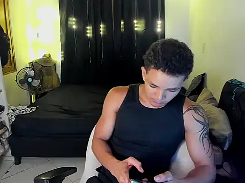 Snapshot of Dres4U chatting on March 18, 6:16 am Dres4U online show from March 18, 6:16 am