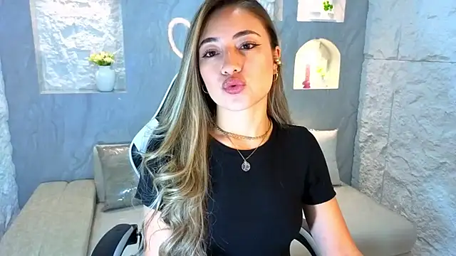 Amy Kerr Tx online show from January 9, 8:43 pm