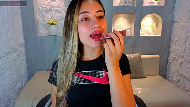 Amy Kerr Tx online show from February 10, 8:24 pm