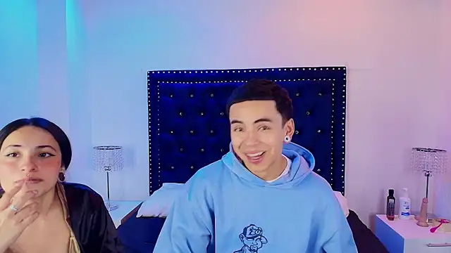 Snapshot of Jaden_and_sofia chatting on April 15, 3:35 am Jaden and sofia online show from April 15, 3:35 am