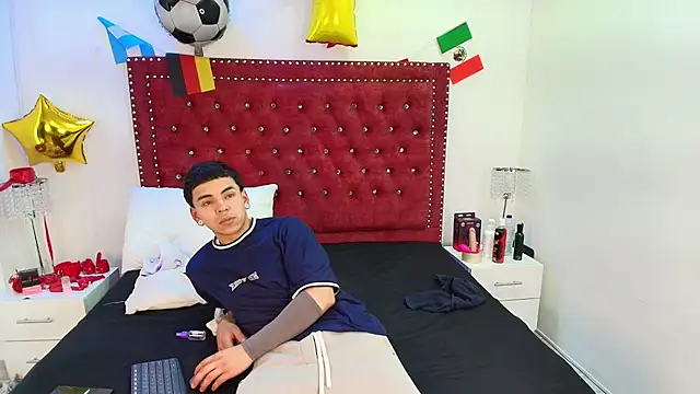 Jaden and sofia online show from June 30, 3:07 am