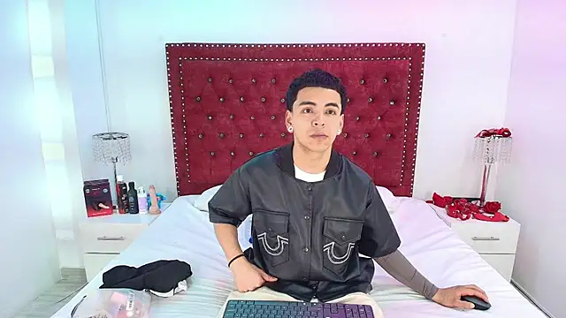Jaden and sofia online show from July 28, 3:13 am