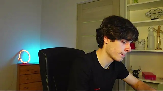 Daniel Shawnn online show from February 28, 6:20 pm