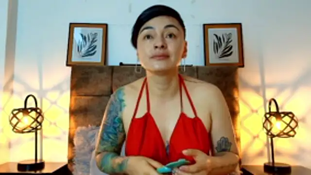 kat paradise online show from June 8, 11:10 am