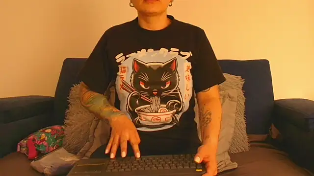 kat paradise online show from July 28, 11:50 am