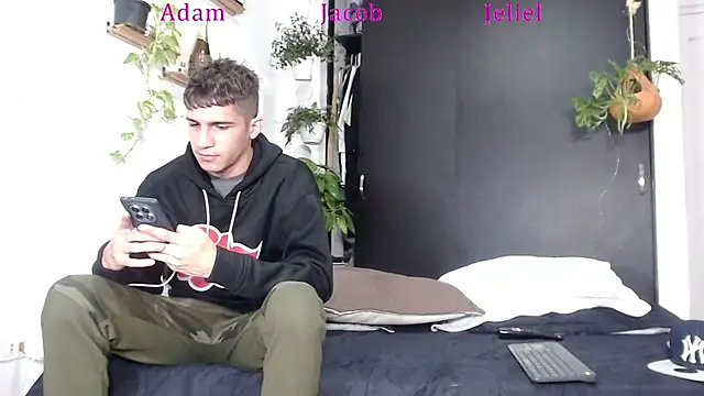 Interracial Snow Bunny online show from January 5, 10:24 pm