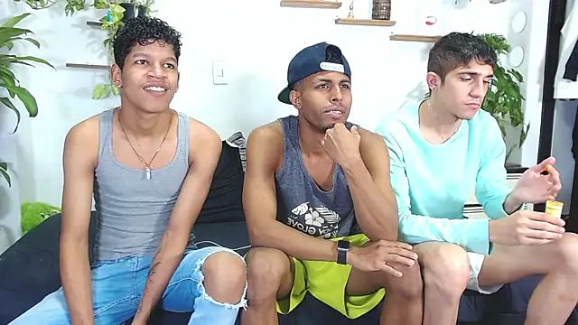 Interracial Snow Bunny online show from February 23, 11:13 pm