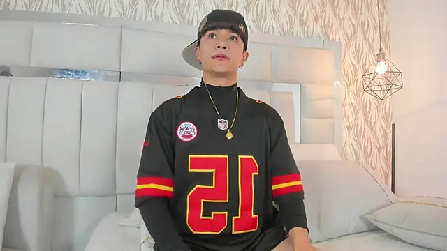 Snapshot of imxxjoel chatting on February 13, 4:08 am imxxjoel online show from February 13, 4:08 am