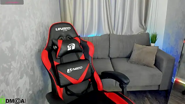 Bonn1e Rose online show from February 7, 7:45 am