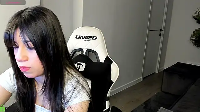 Bonn1e Rose online show from February 11, 7:35 am