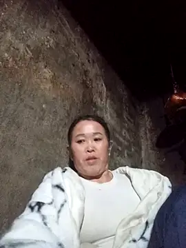 dakota-kis online show from March 8, 2:10 pm