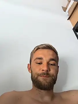 Benjamiinlt online show from June 24, 1:21 pm