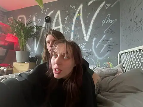 Snapshot of EmmaLyrica chatting on April 14, 1:17 pm EmmaLyrica online show from April 14, 1:17 pm