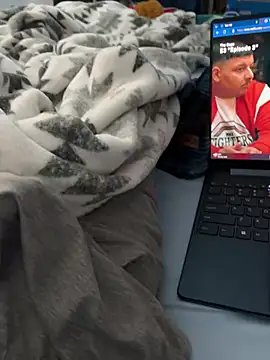 elpapigrande12 online show from February 2, 4:22 am