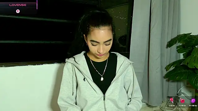 adelineevs online show from July 13, 12:02 am