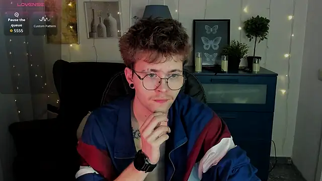 Tomas Norton online show from March 26, 2:33 pm