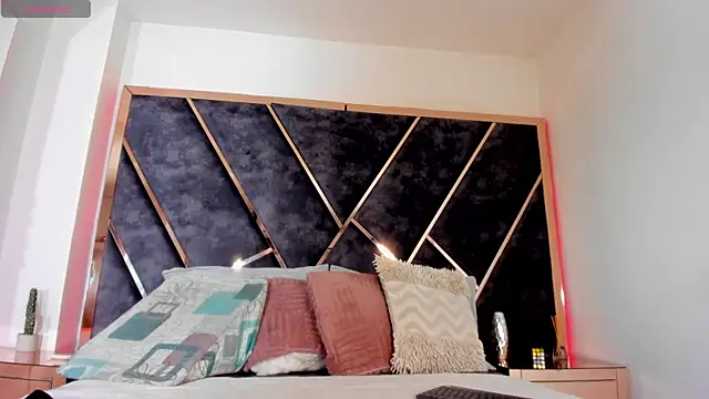 Chloe Connor online show from February 21, 11:55 am