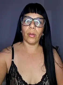 angielove1905 online show from January 9, 2:03 am