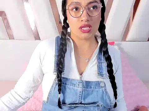 MiaKleinX online show from May 21, 10:17 pm