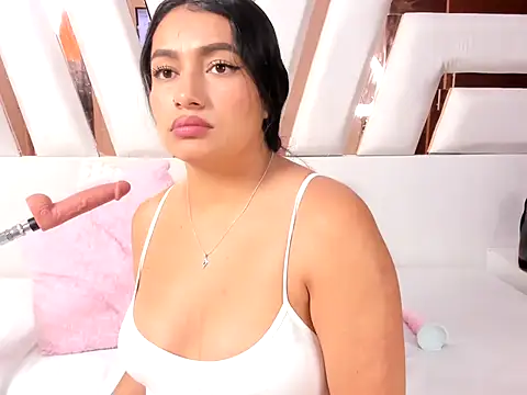 MiaKleinX online show from July 5, 9:33 pm
