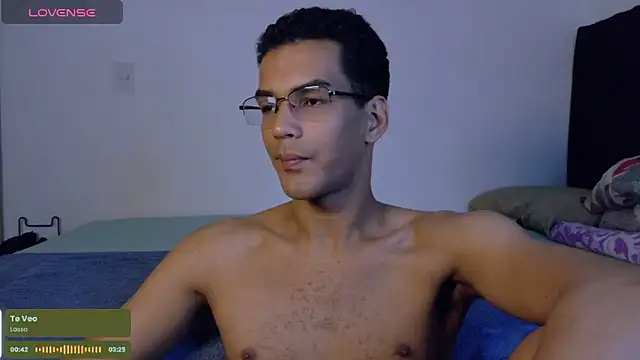 Pikashu7u7 online show from February 8, 2:59 am