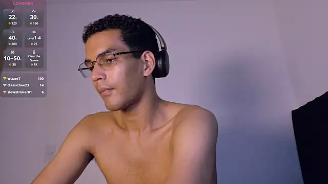 Pikashu7u7 online show from March 21, 8:19 am