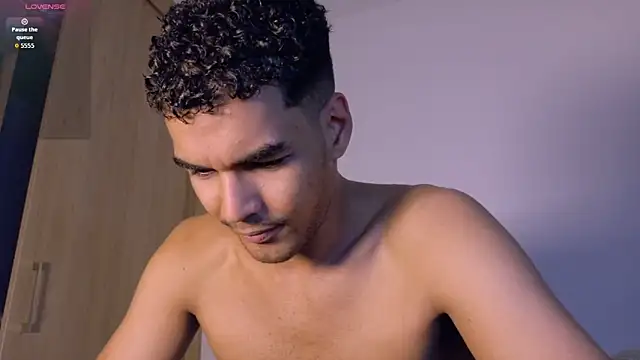 Pikashu7u7 online show from March 25, 3:01 am