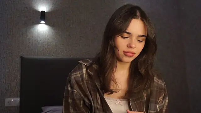 linclars online show from March 4, 1:06 pm