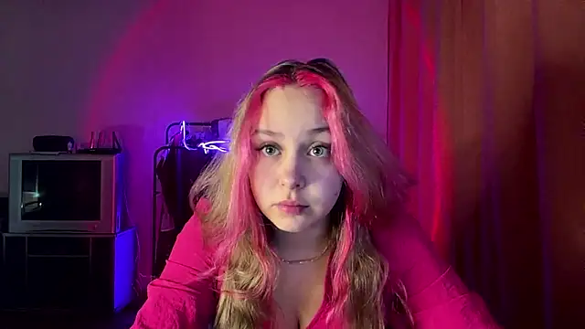 ZoraDearmon online show from February 7, 9:07 pm