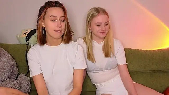 Snapshot of Mimipaws chatting on January 8, 7:38 pm Mimipaws online show from January 8, 7:38 pm