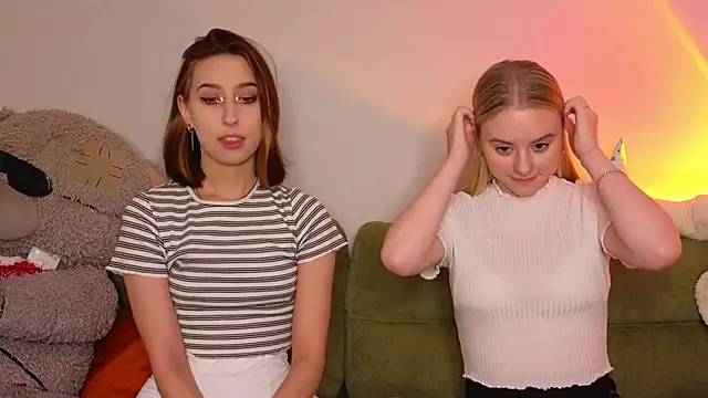 Snapshot of Mimipaws chatting on January 16, 8:02 pm Mimipaws online show from January 16, 8:02 pm