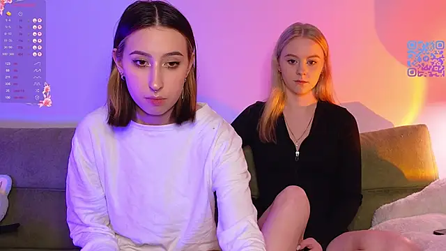 Snapshot of Mimipaws chatting on February 5, 8:02 pm Mimipaws online show from February 5, 8:02 pm