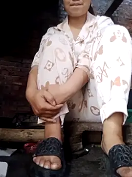 Snapshot of _Bong_02 chatting on February 14, 1:24 am Bong 02 online show from February 14, 1:24 am