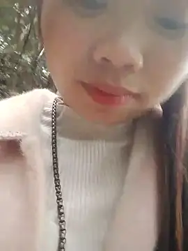 Snapshot of _Bong_02 chatting on March 12, 8:31 am Bong 02 online show from March 12, 8:31 am