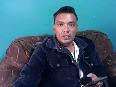 latinomoreno95 online show from February 2, 9:24 pm