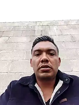 latinomoreno95 online show from February 3, 11:43 pm