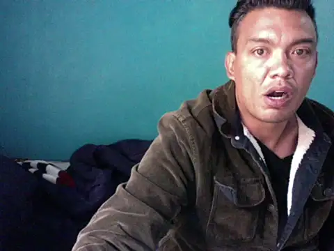 Snapshot of latinomoreno95 chatting on May 22, 4:23 pm latinomoreno95 online show from May 22, 4:23 pm